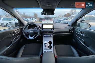Внедорожник / Кроссовер Hyundai Kona Electric 2020 в 