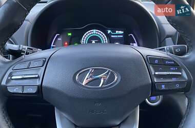 Внедорожник / Кроссовер Hyundai Kona Electric 2020 в 
