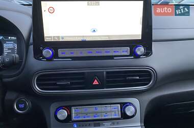 Внедорожник / Кроссовер Hyundai Kona Electric 2020 в 