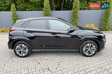 Позашляховик / Кросовер Hyundai Kona Electric 2021 в 