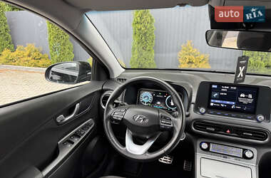 Позашляховик / Кросовер Hyundai Kona Electric 2021 в 