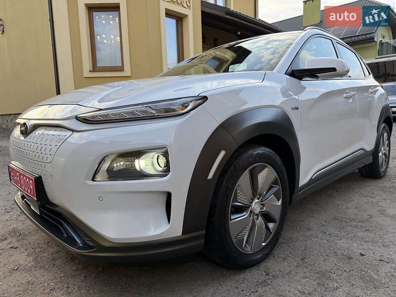 Внедорожник / Кроссовер Hyundai Kona Electric 2020 в 
