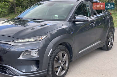 Внедорожник / Кроссовер Hyundai Kona Electric 2019 в 