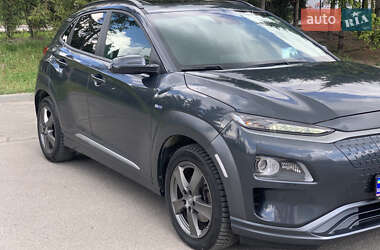 Внедорожник / Кроссовер Hyundai Kona Electric 2019 в 