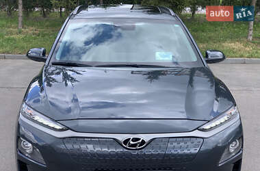 Внедорожник / Кроссовер Hyundai Kona Electric 2019 в 