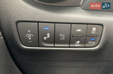 Внедорожник / Кроссовер Hyundai Kona Electric 2019 в 