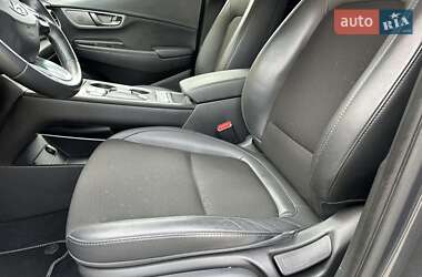 Внедорожник / Кроссовер Hyundai Kona Electric 2019 в 