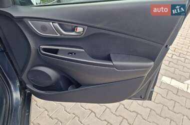 Позашляховик / Кросовер Hyundai Kona Electric 2020 в 