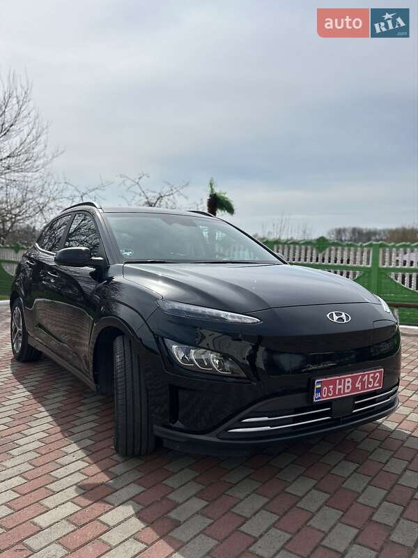 Позашляховик / Кросовер Hyundai Kona Electric 2021 в 