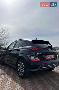 Позашляховик / Кросовер Hyundai Kona Electric 2021 в 