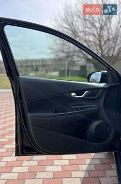 Позашляховик / Кросовер Hyundai Kona Electric 2021 в 