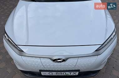 Внедорожник / Кроссовер Hyundai Kona Electric 2019 в 