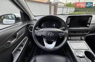 Внедорожник / Кроссовер Hyundai Kona Electric 2019 в 