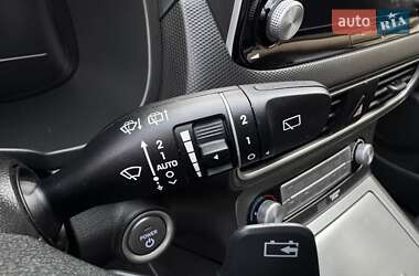 Внедорожник / Кроссовер Hyundai Kona Electric 2019 в 