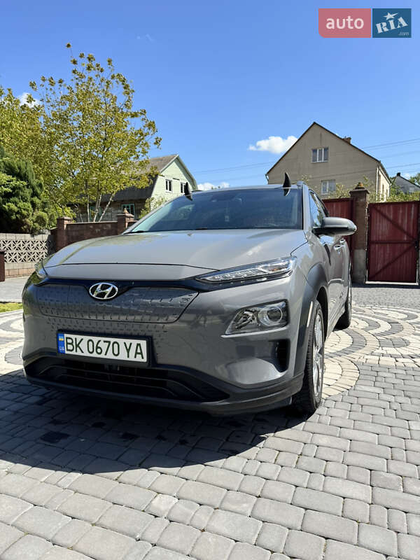 Внедорожник / Кроссовер Hyundai Kona Electric 2020 в Ровно