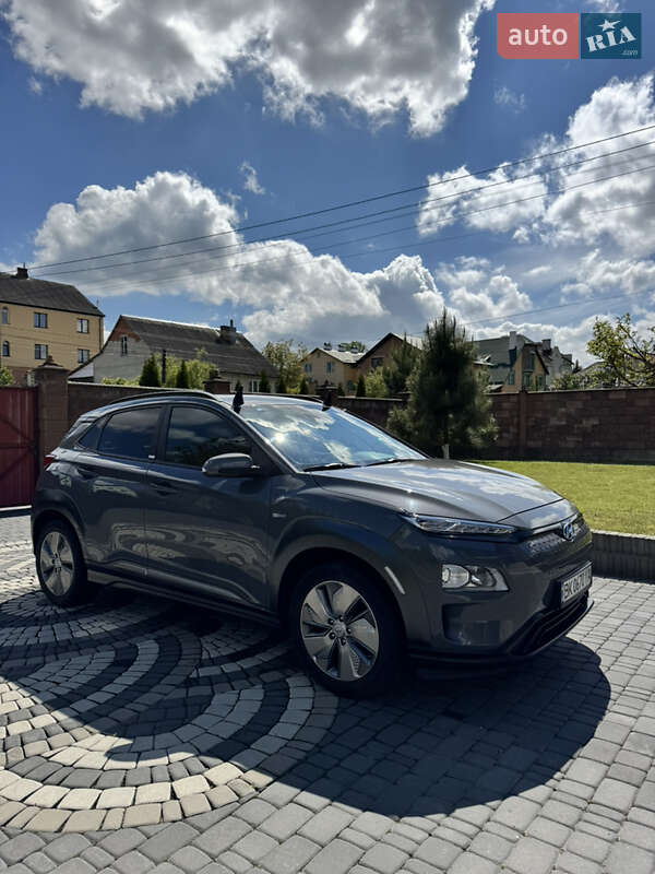 Внедорожник / Кроссовер Hyundai Kona Electric 2020 в Ровно