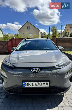 Внедорожник / Кроссовер Hyundai Kona Electric 2020 в 