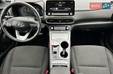 Внедорожник / Кроссовер Hyundai Kona Electric 2020 в 