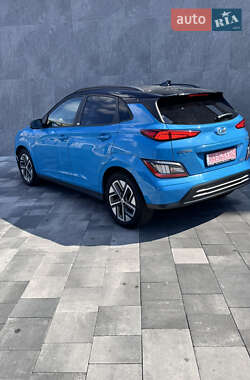 Позашляховик / Кросовер Hyundai Kona Electric 2021 в 