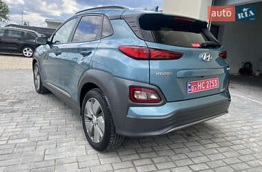 Внедорожник / Кроссовер Hyundai Kona Electric 2019 в 