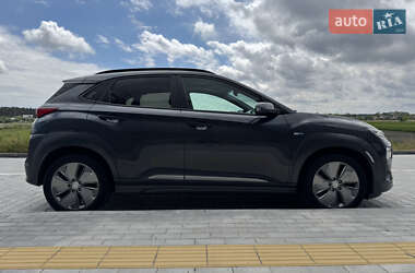 Позашляховик / Кросовер Hyundai Kona Electric 2019 в 