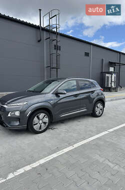 Позашляховик / Кросовер Hyundai Kona Electric 2019 в 