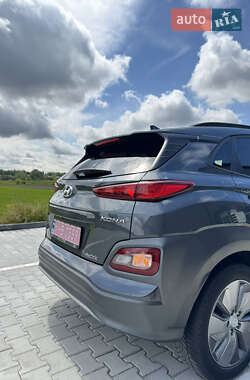 Позашляховик / Кросовер Hyundai Kona Electric 2019 в 