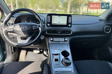 Внедорожник / Кроссовер Hyundai Kona Electric 2018 в 