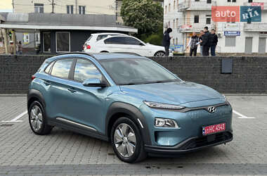Внедорожник / Кроссовер Hyundai Kona Electric 2020 в 
