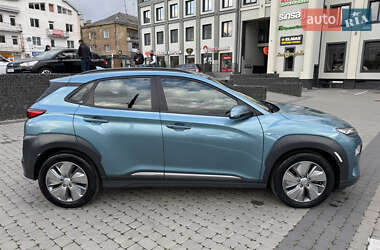 Внедорожник / Кроссовер Hyundai Kona Electric 2020 в 