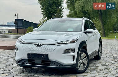 Внедорожник / Кроссовер Hyundai Kona Electric 2020 в 