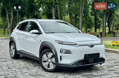 Внедорожник / Кроссовер Hyundai Kona Electric 2020 в 