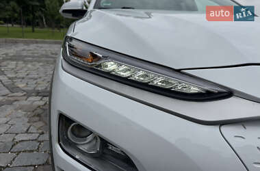 Внедорожник / Кроссовер Hyundai Kona Electric 2020 в 