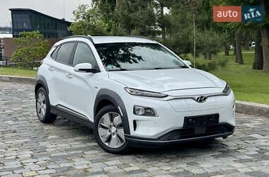 Внедорожник / Кроссовер Hyundai Kona Electric 2020 в 