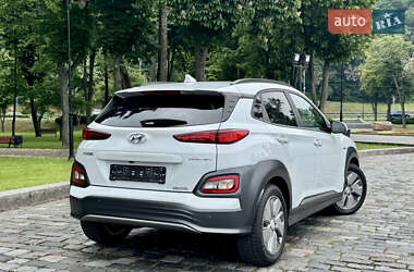 Внедорожник / Кроссовер Hyundai Kona Electric 2020 в 