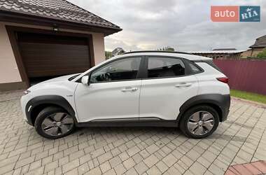 Внедорожник / Кроссовер Hyundai Kona Electric 2020 в 