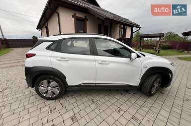 Внедорожник / Кроссовер Hyundai Kona Electric 2020 в 