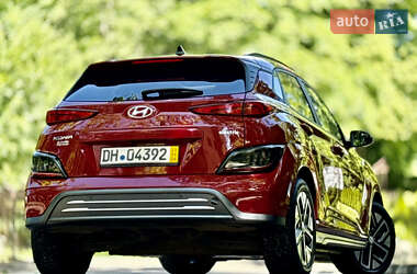 Внедорожник / Кроссовер Hyundai Kona Electric 2022 в 