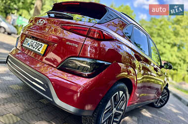 Внедорожник / Кроссовер Hyundai Kona Electric 2022 в 