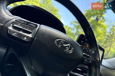 Внедорожник / Кроссовер Hyundai Kona Electric 2022 в 