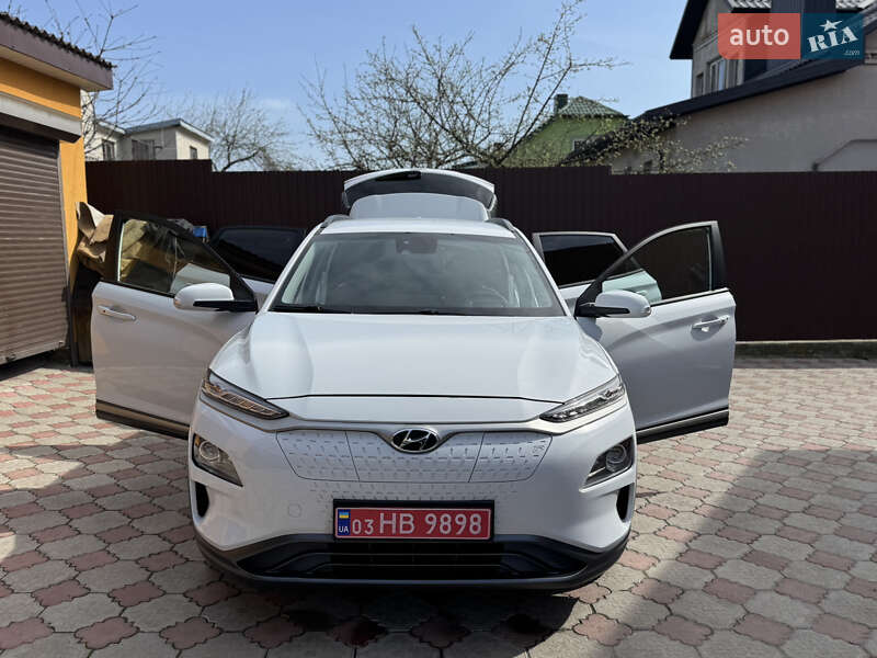 Внедорожник / Кроссовер Hyundai Kona Electric 2019 в Ровно