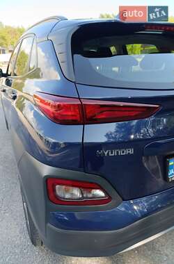 Внедорожник / Кроссовер Hyundai Kona Electric 2020 в 