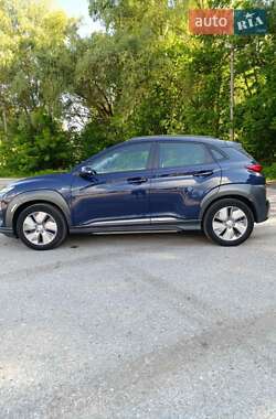 Внедорожник / Кроссовер Hyundai Kona Electric 2020 в 