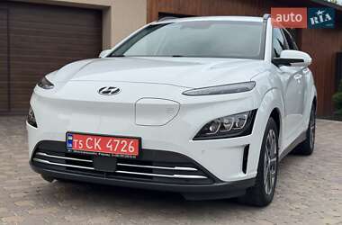 Позашляховик / Кросовер Hyundai Kona Electric 2021 в 