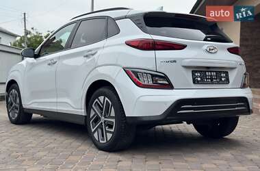 Позашляховик / Кросовер Hyundai Kona Electric 2021 в 
