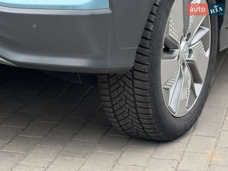 Внедорожник / Кроссовер Hyundai Kona Electric 2020 в Луцке