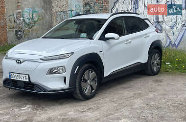 Внедорожник / Кроссовер Hyundai Kona Electric 2019 в 