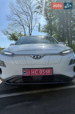 Внедорожник / Кроссовер Hyundai Kona Electric 2020 в 