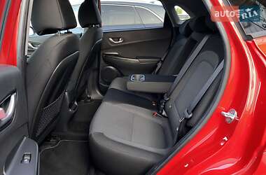 Внедорожник / Кроссовер Hyundai Kona Electric 2021 в 