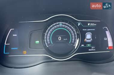 Внедорожник / Кроссовер Hyundai Kona Electric 2020 в 